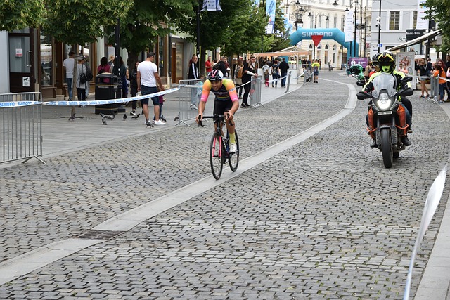 数据实锤！86%主力回归，詹眉冲冠劲敌浮现.